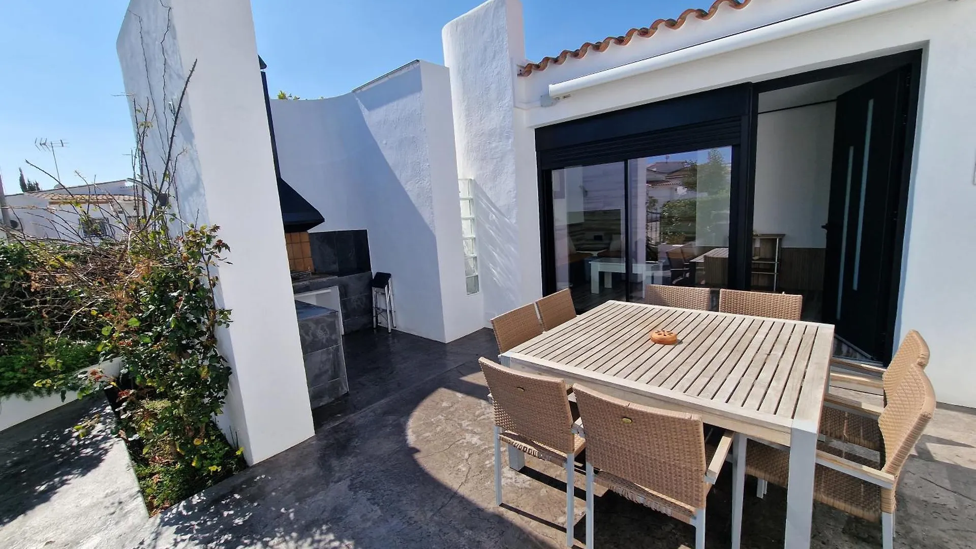Villa Cala Llarga Beach Roses 0*,  Spain