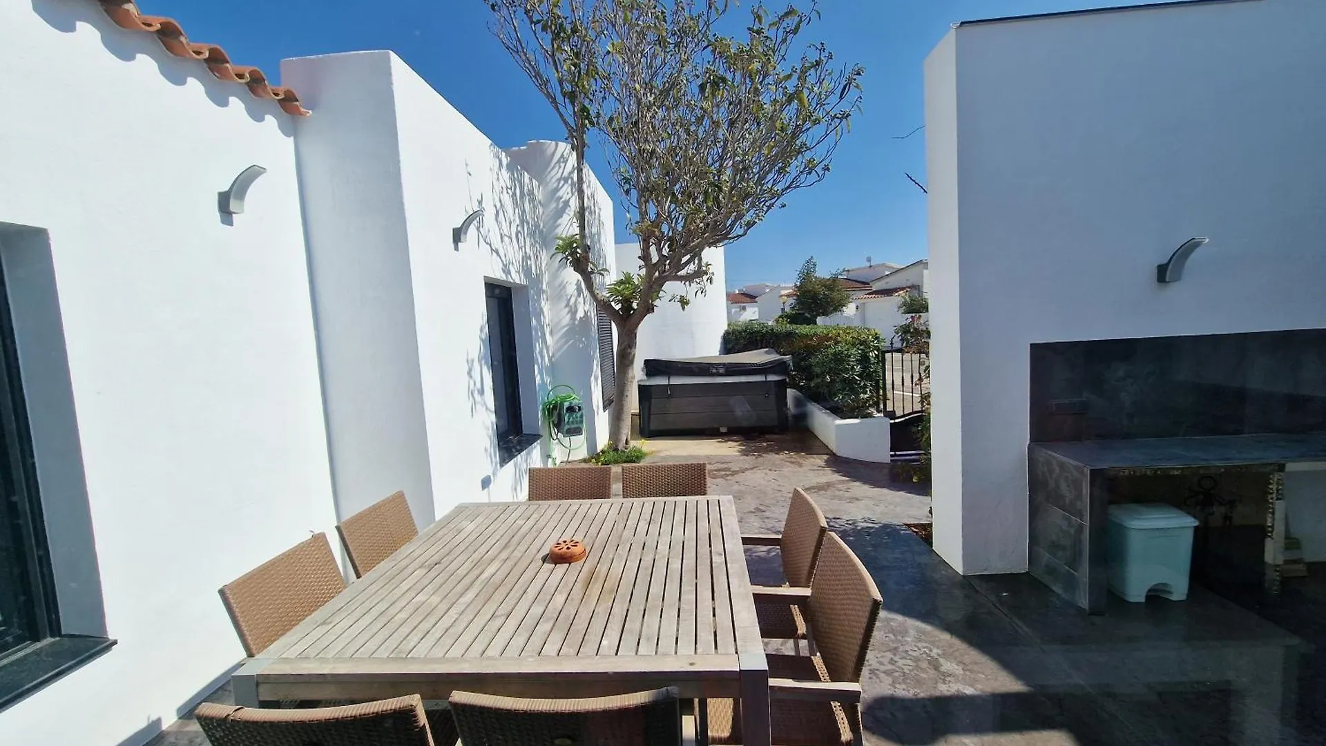 Villa Cala Llarga Beach Roses Holiday home